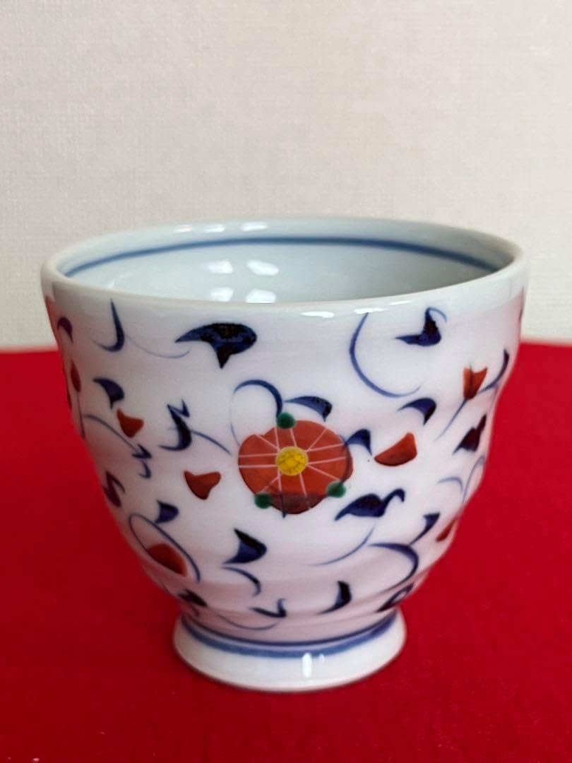 泰山 四代 武腰潤 草花繋ぎ 茶碗 碗 K362 共箱・共布・陶歴付き 泰山 四代 武腰潤 草花繋ぎ 茶碗 碗 K362 共箱 共布 陶歴